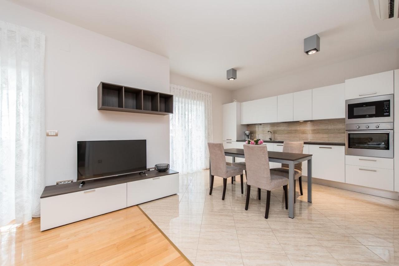 Kings View Sarkic Apartman Novalja Kültér fotó